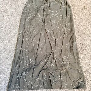 Eddie Bauer Ladies Elegant Olive Green Floral Skirt Sz Medium Y2K Skirt